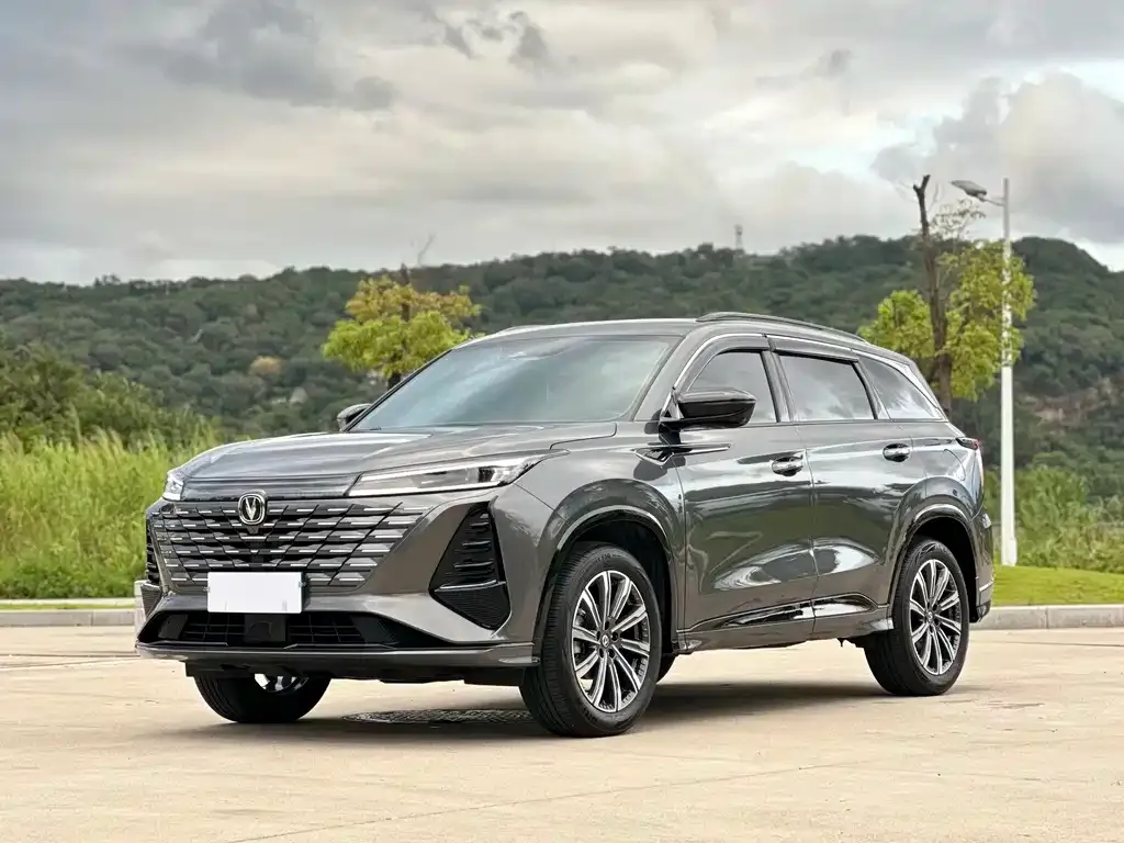 Changan CS75PLUS — фото 1