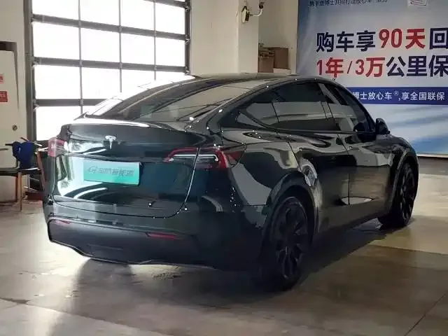 Tesla Model Y — фото 9