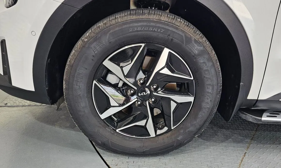 Kia Sorento — фото 6
