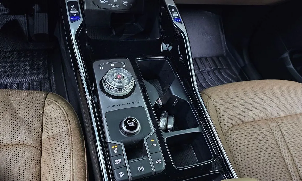 Kia Sorento — фото 8