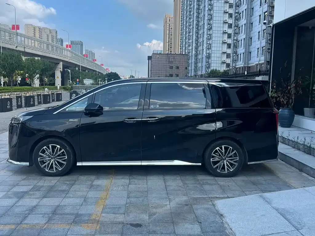 GAC Motor Trumpchi M8 — фото 4