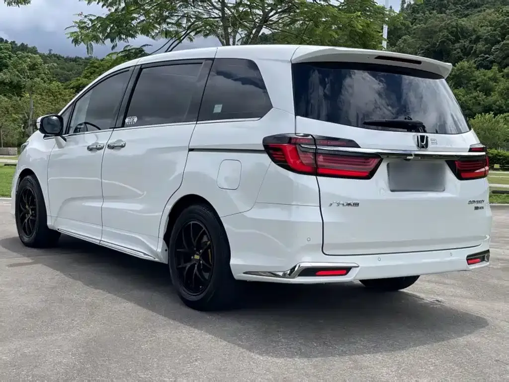 Honda Odyssey — фото 10