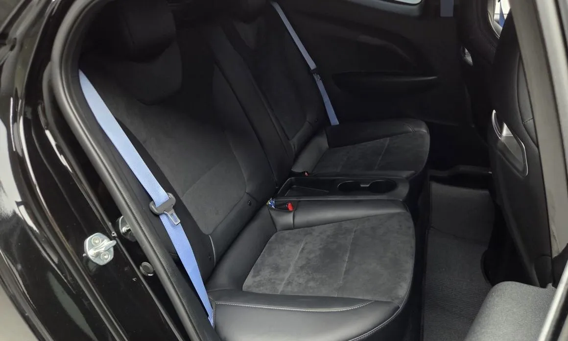 Hyundai Veloster — фото 10