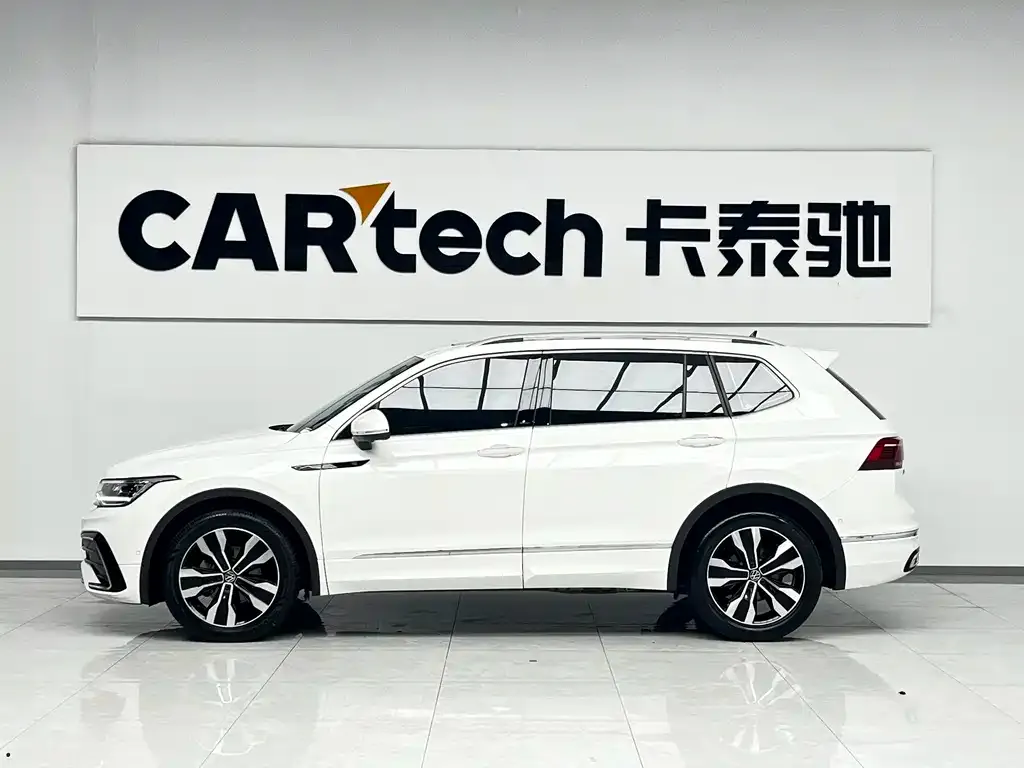 Volkswagen Tiguan L — фото 2
