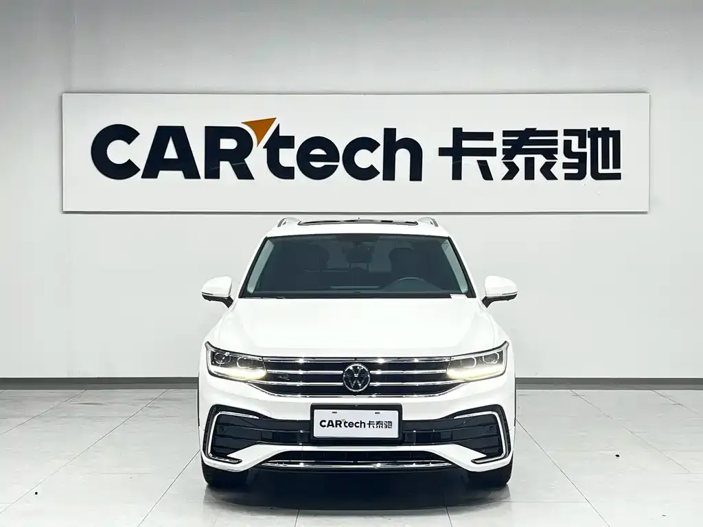 Volkswagen Tiguan L — фото 10