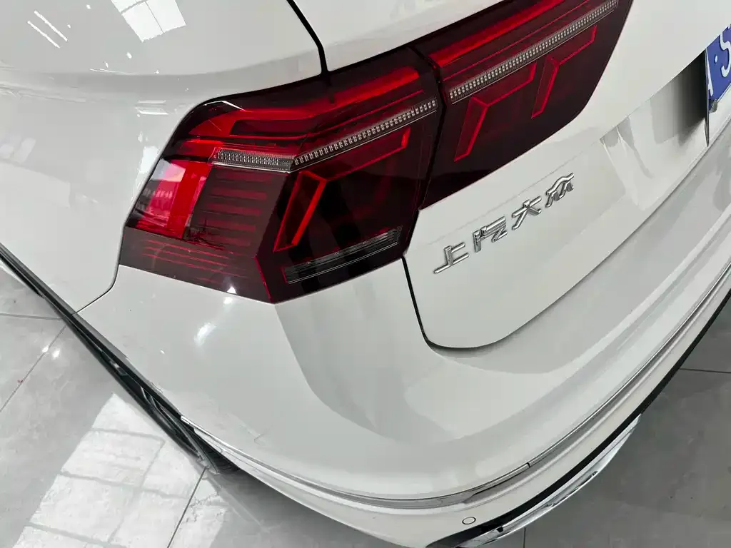 Volkswagen Tiguan L — фото 5