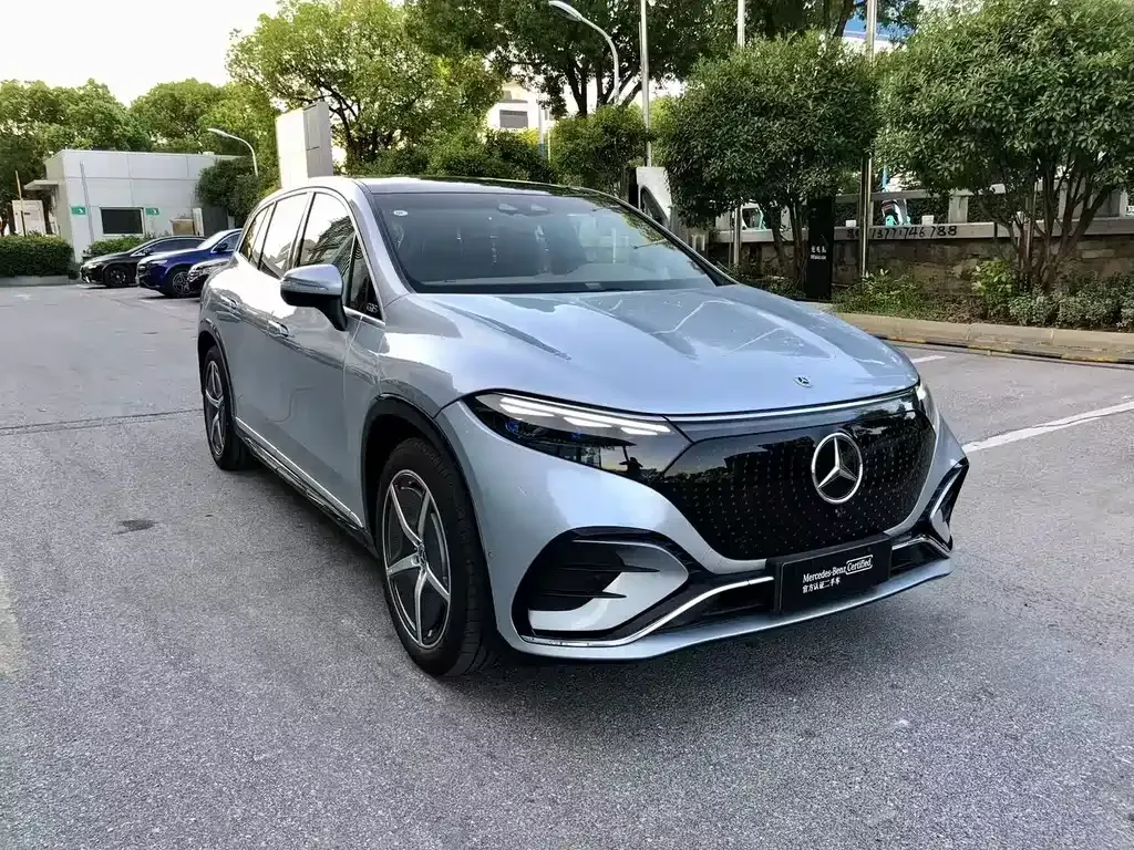 Mercedes-Benz EQS SUV — фото 8
