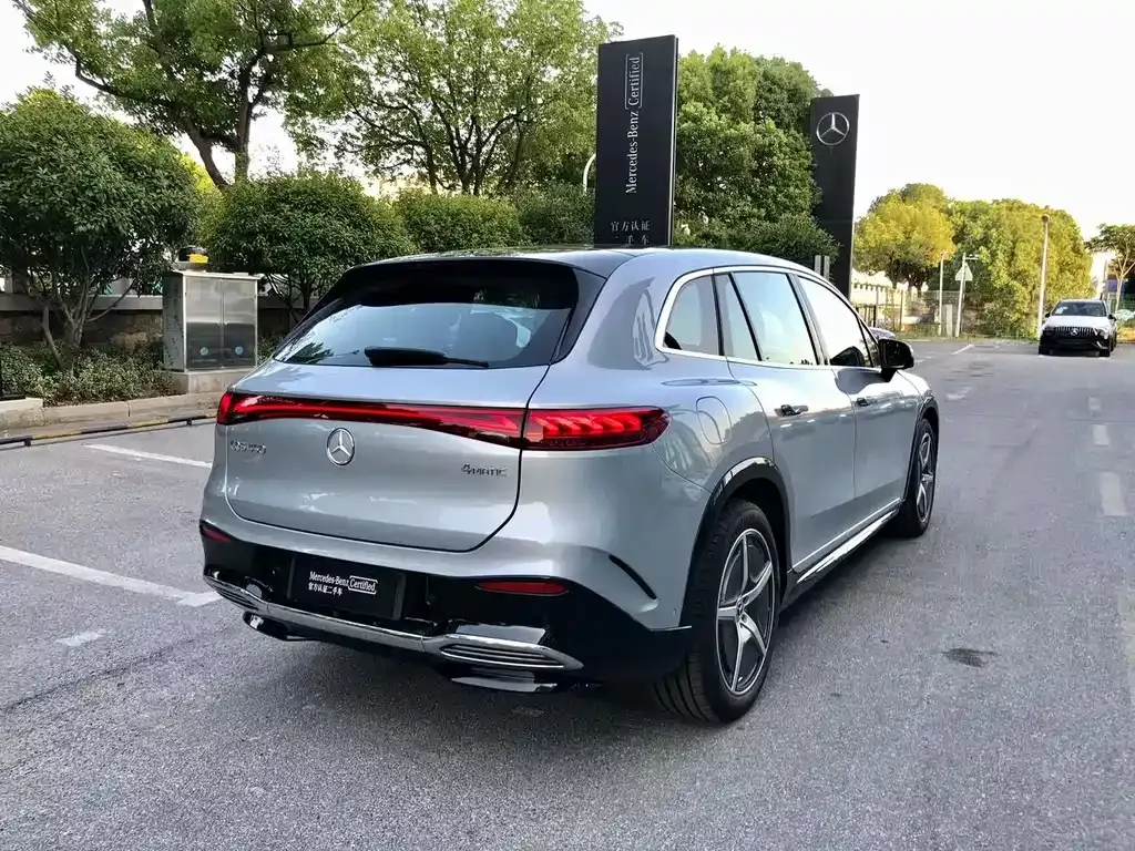 Mercedes-Benz EQS SUV — фото 10
