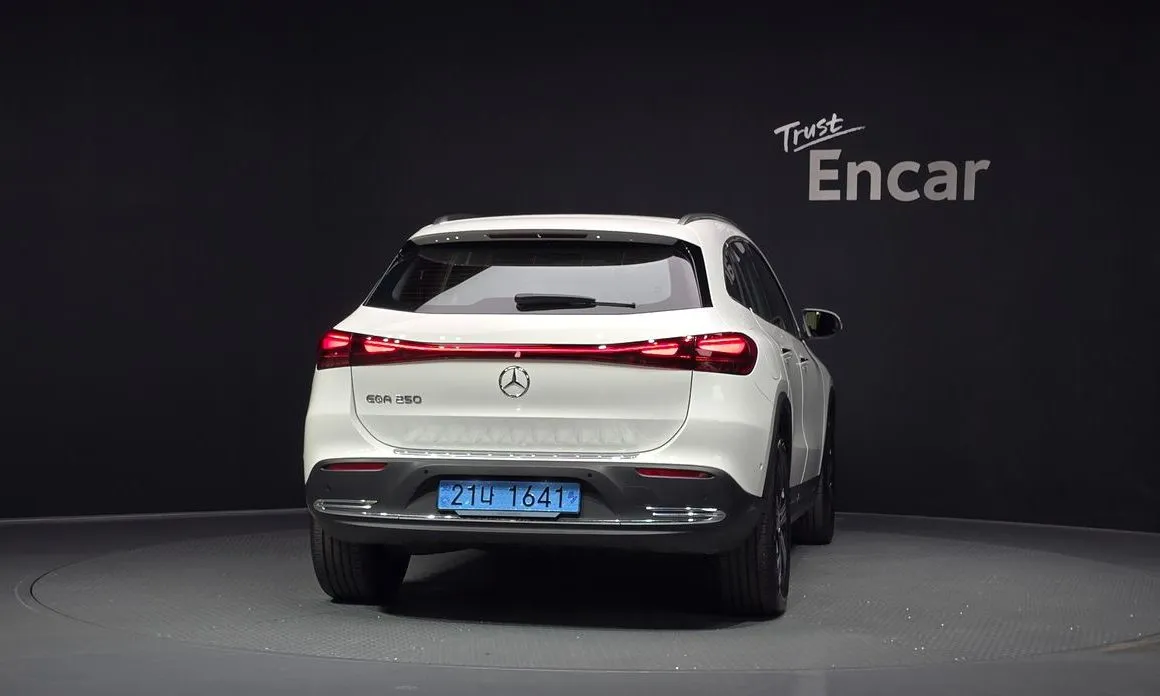 Mercedes-Benz EQA — фото 2