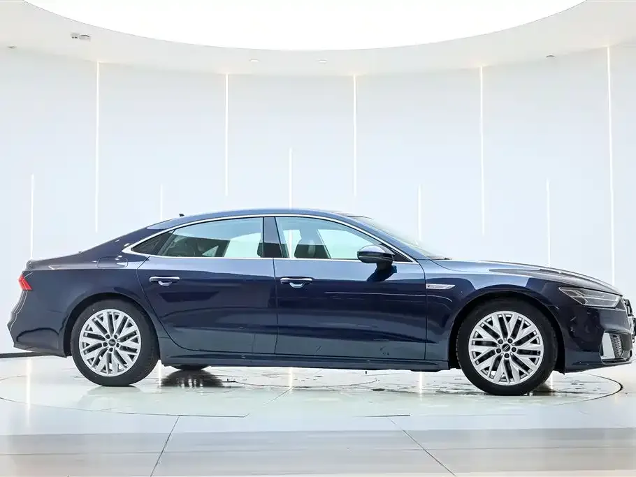 Audi A7L — фото 10