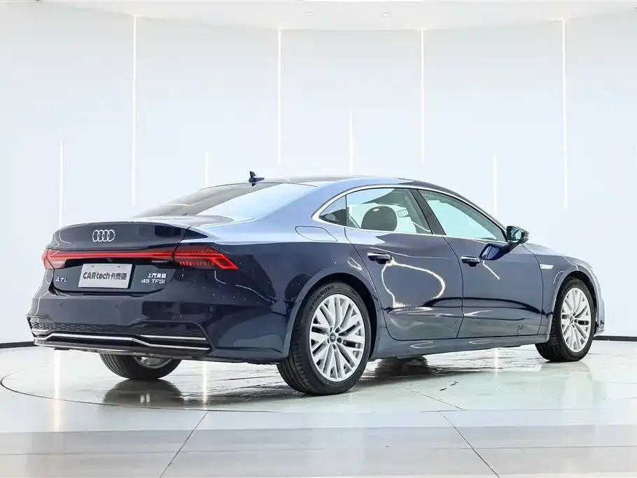 Audi A7L — фото 5