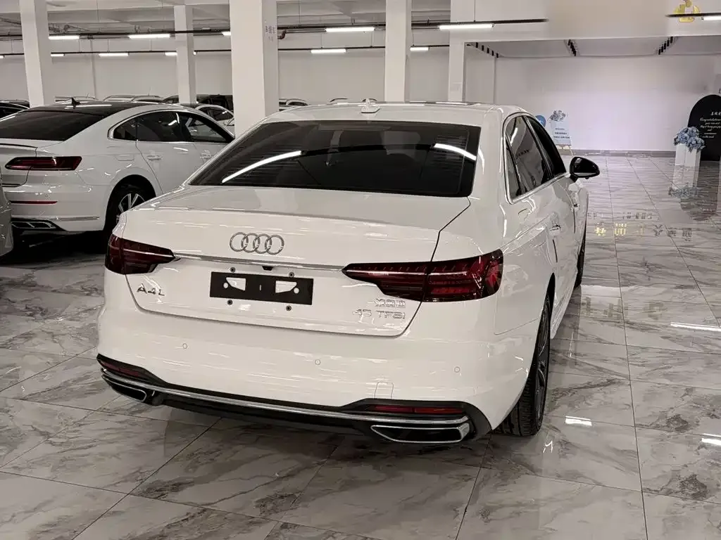 Audi A4L — фото 2