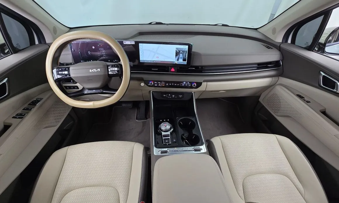 Kia Carnival — фото 10