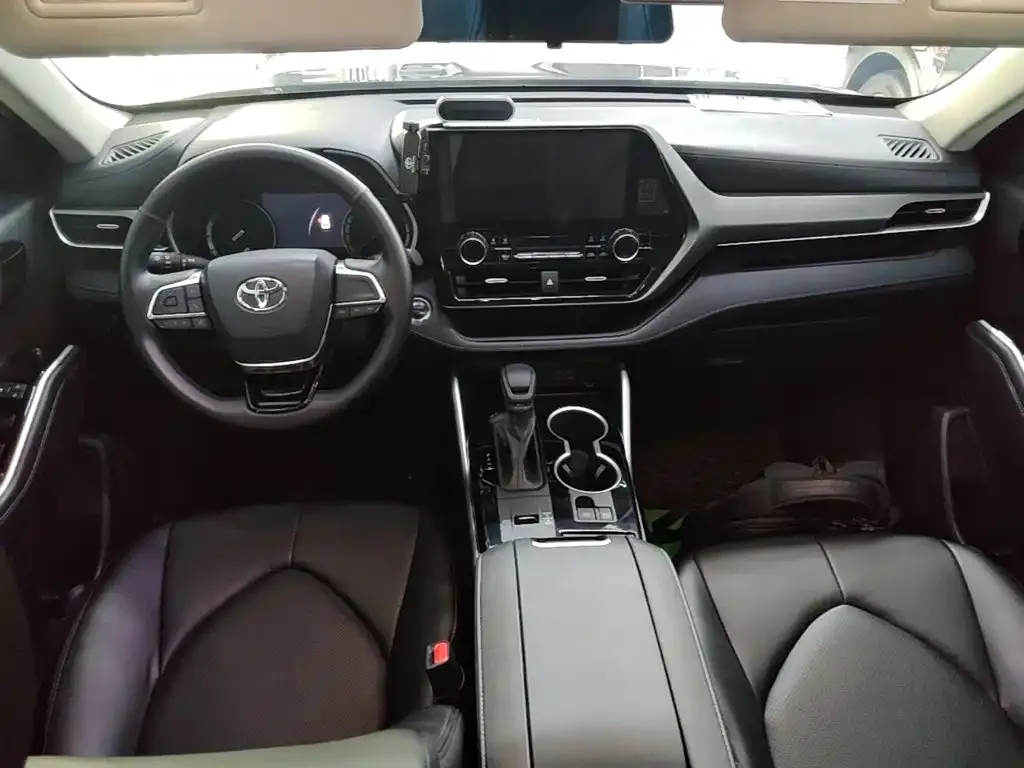 Toyota Highlander — фото 2