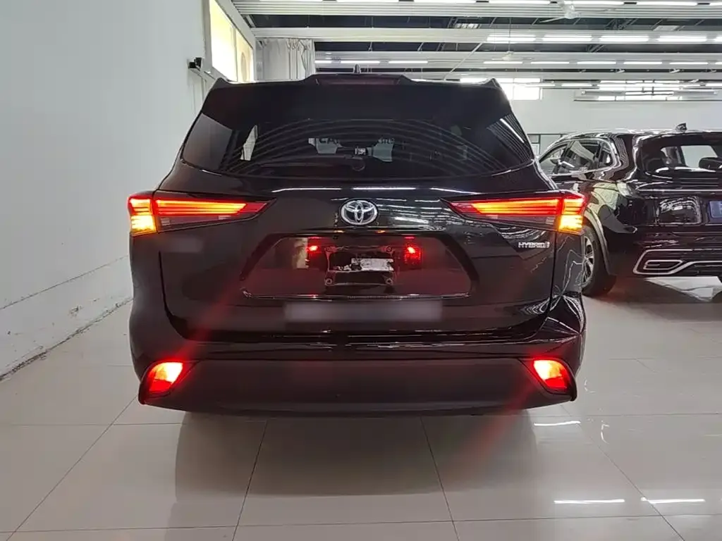 Toyota Highlander — фото 5