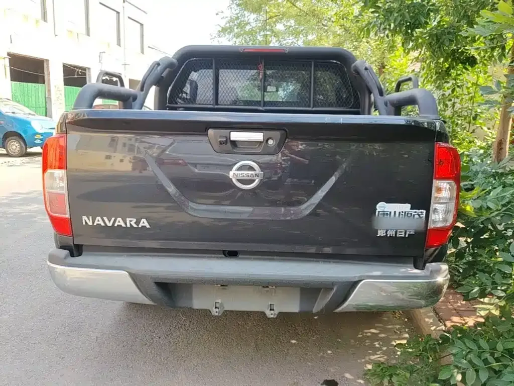 Nissan Navara — фото 9