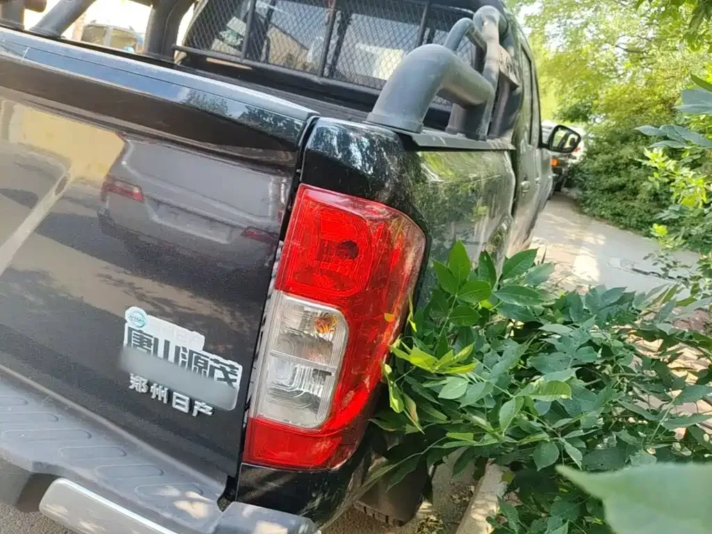 Nissan Navara — фото 2