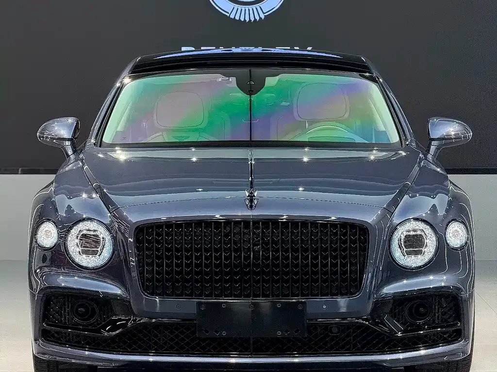 Bentley Flying Spur — фото 7