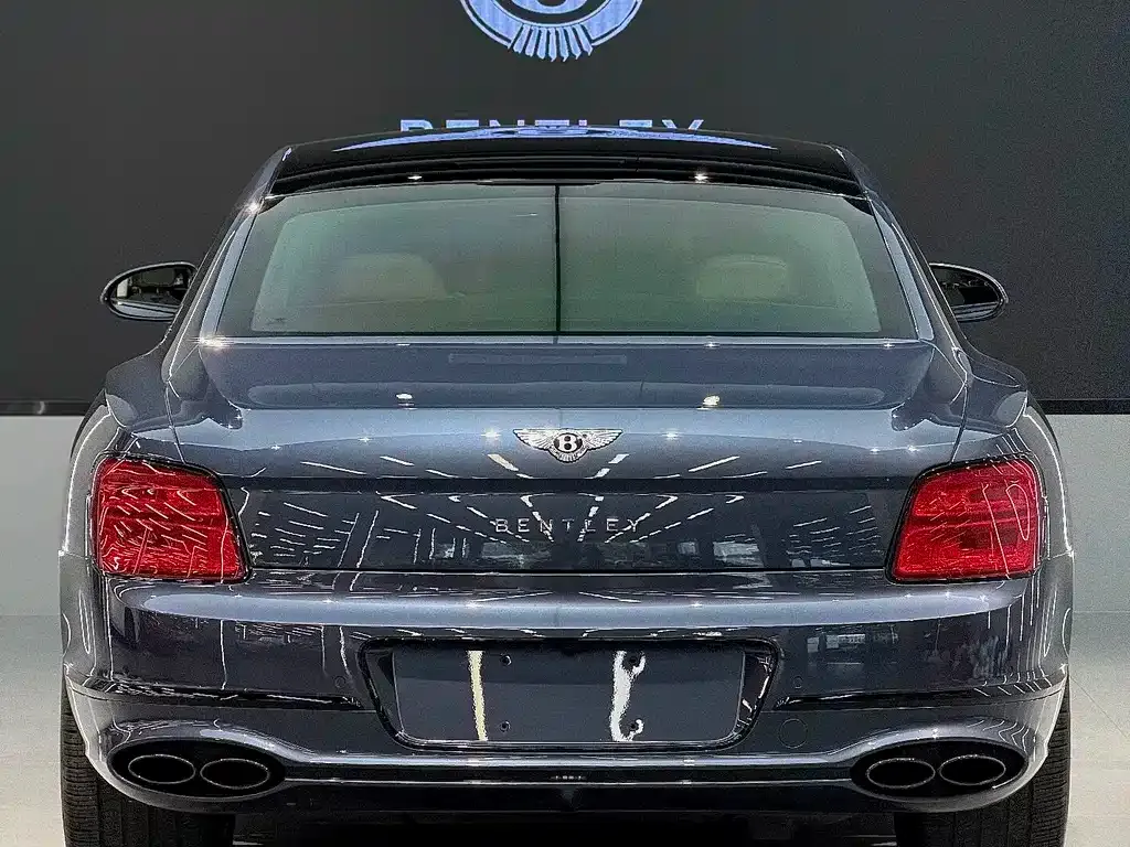 Bentley Flying Spur — фото 5
