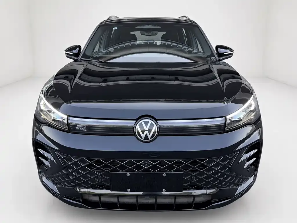 Volkswagen Tiguan L — фото 6
