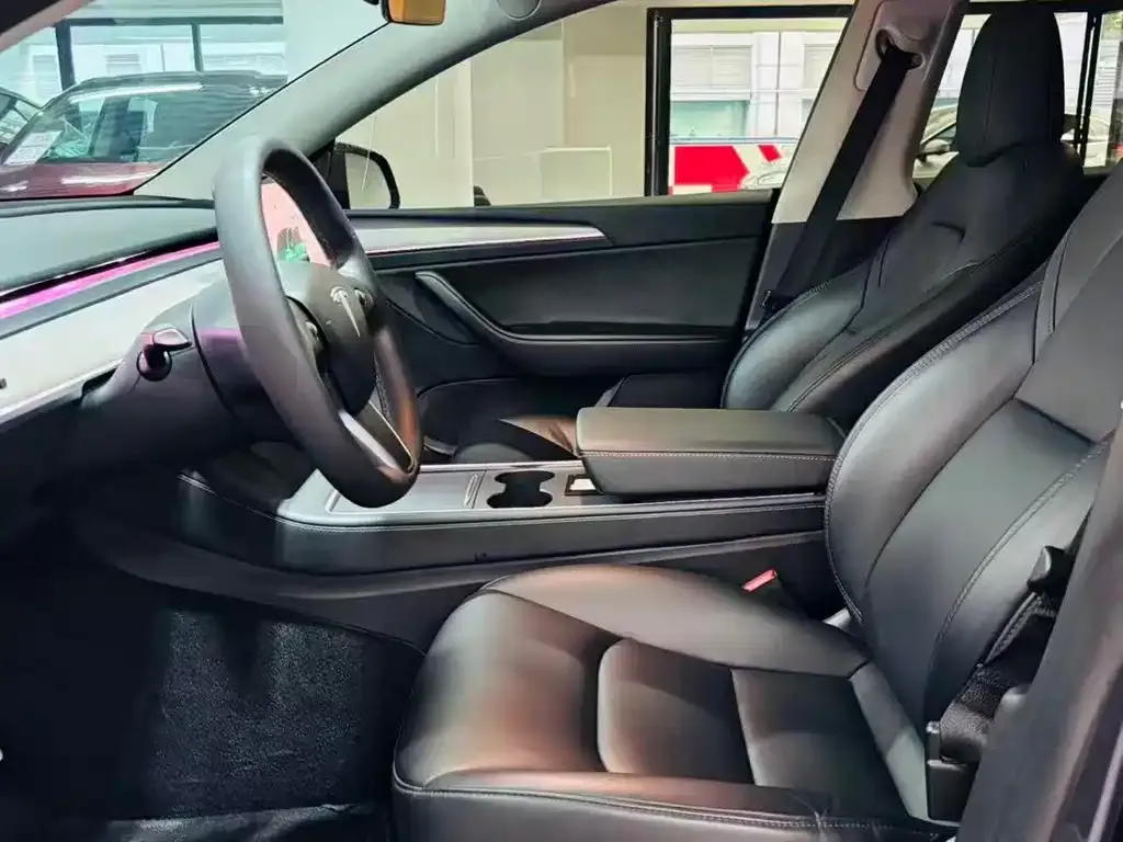 Tesla Model Y — фото 5