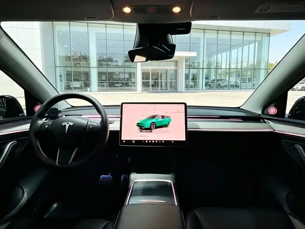 Tesla Model Y — фото 8