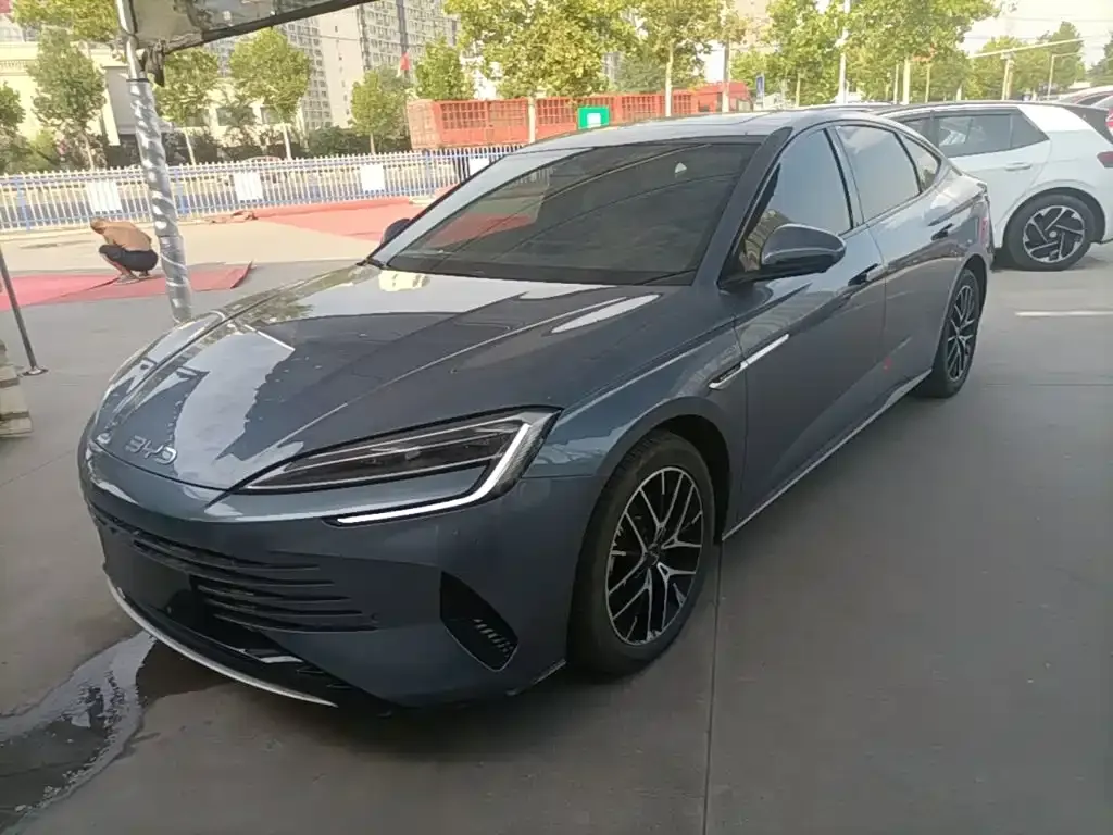BYD Seal — фото 1