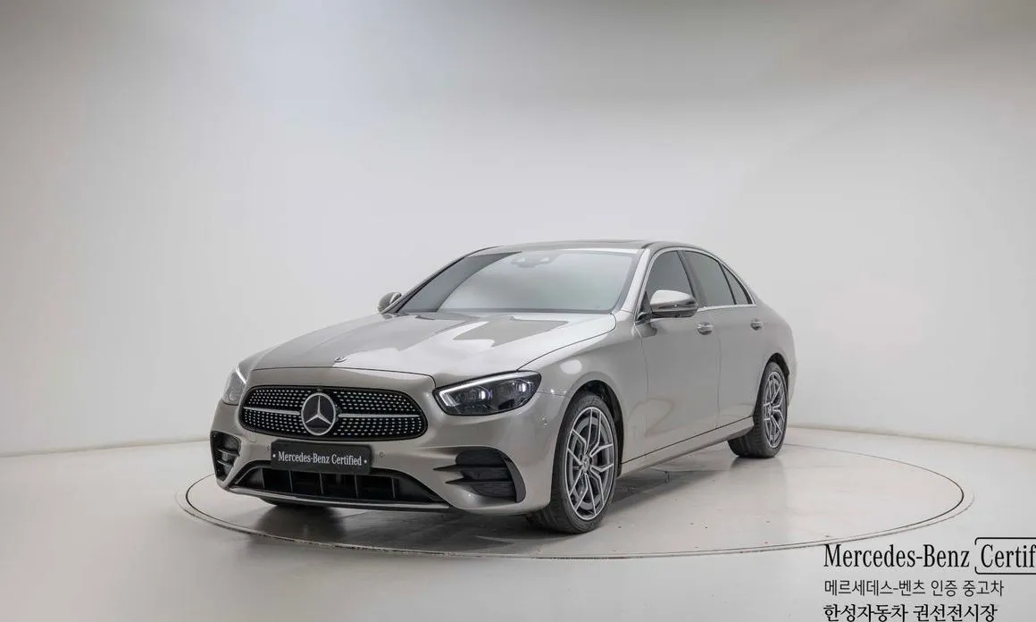 Mercedes-Benz E-Class — фото 1