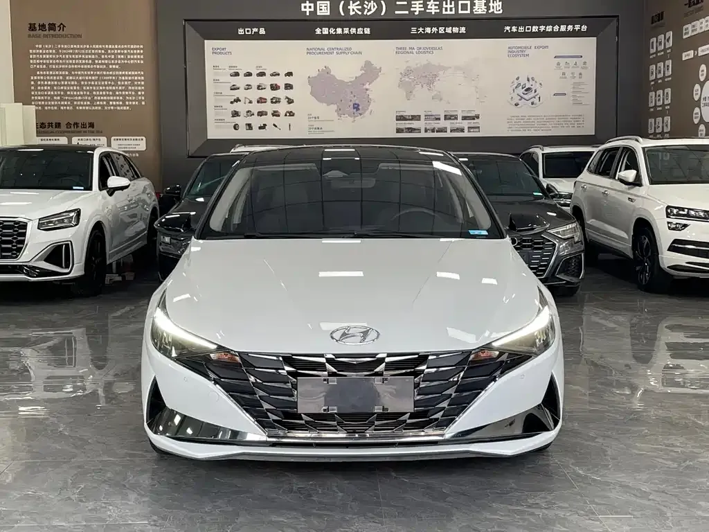 Hyundai Elantra — фото 8
