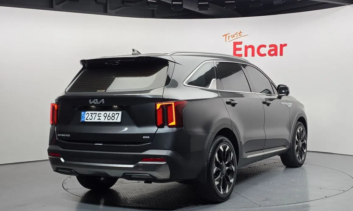 Kia Sorento — фото 8