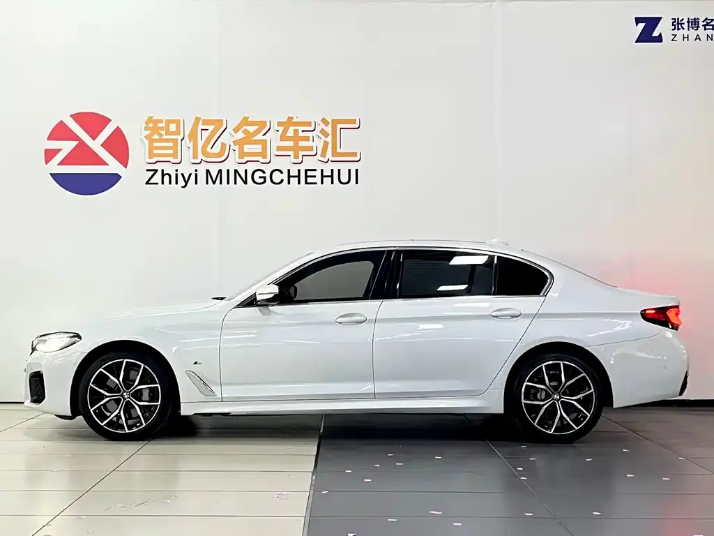 BMW 5 Series — фото 10
