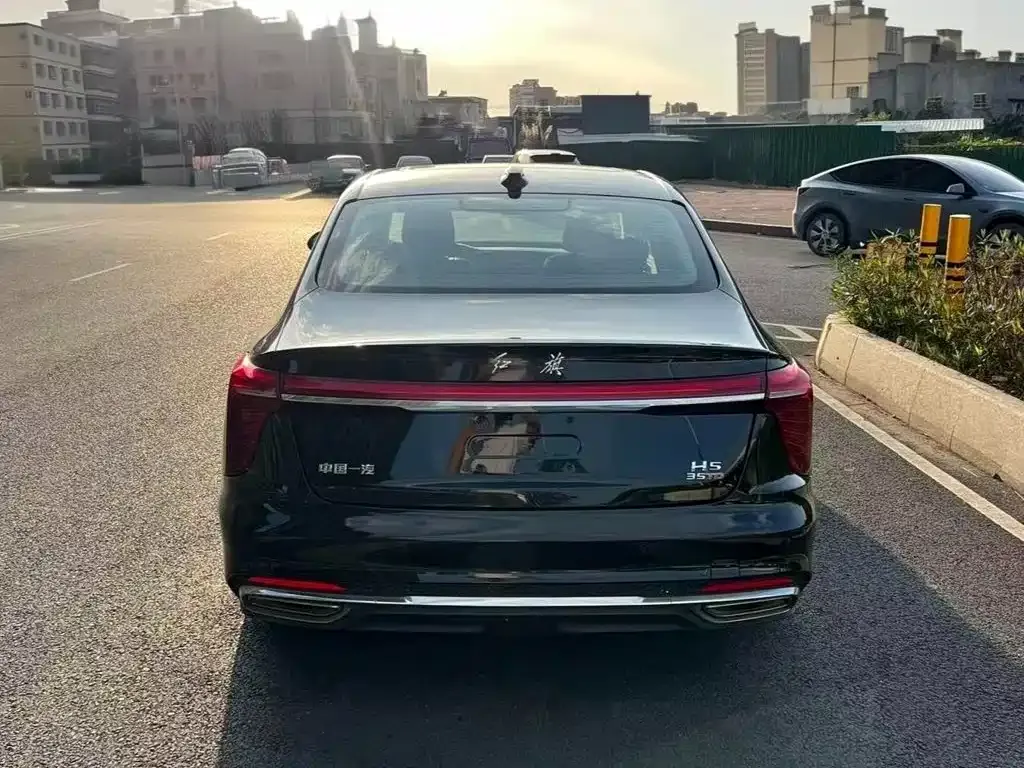 Hongqi H5 — фото 5