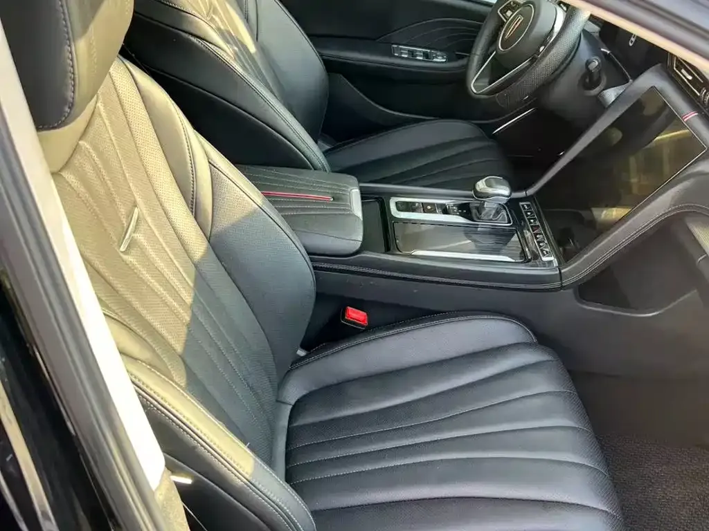 Hongqi H5 — фото 2
