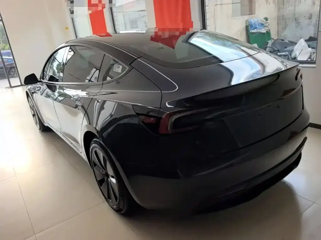 Tesla Model 3 — фото 3