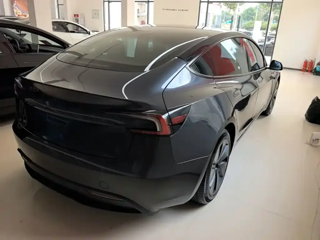 Tesla Model 3 — фото 5