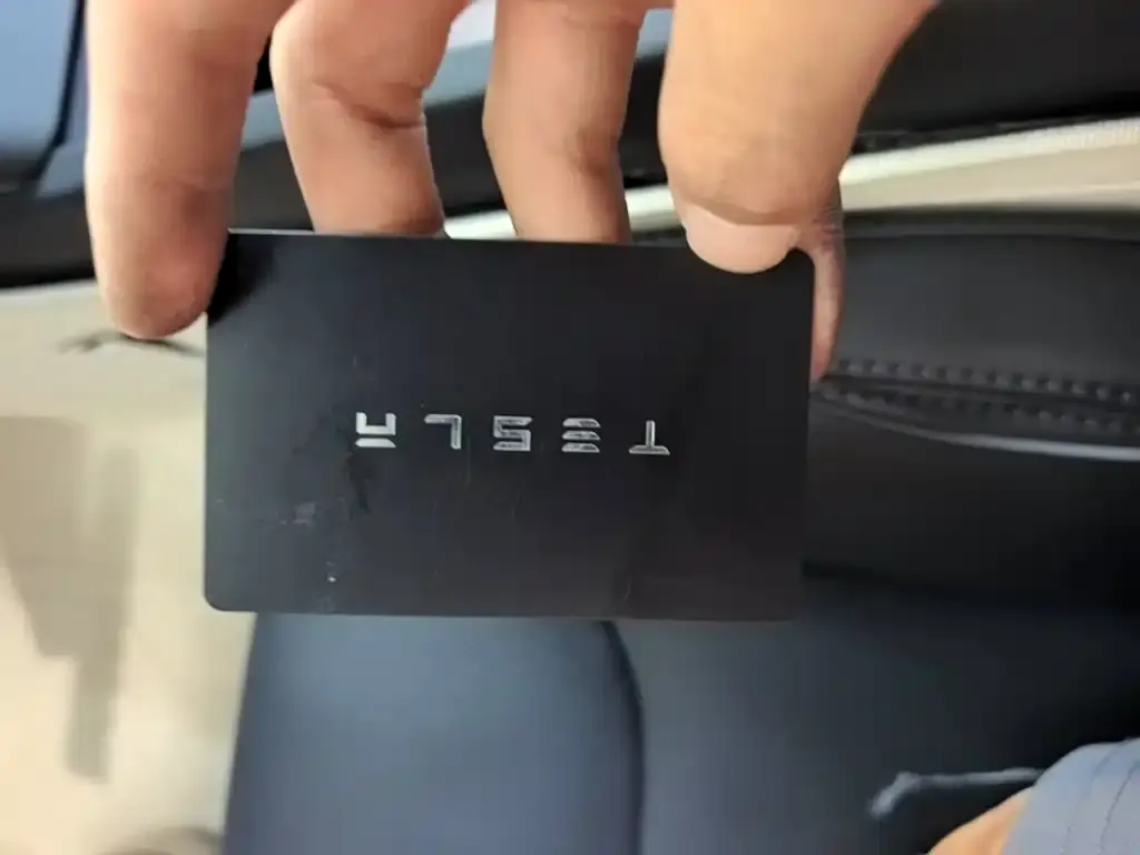 Tesla Model 3 — фото 7