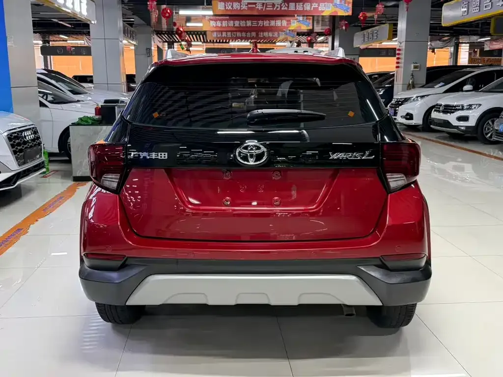 Toyota Yaris L — фото 8