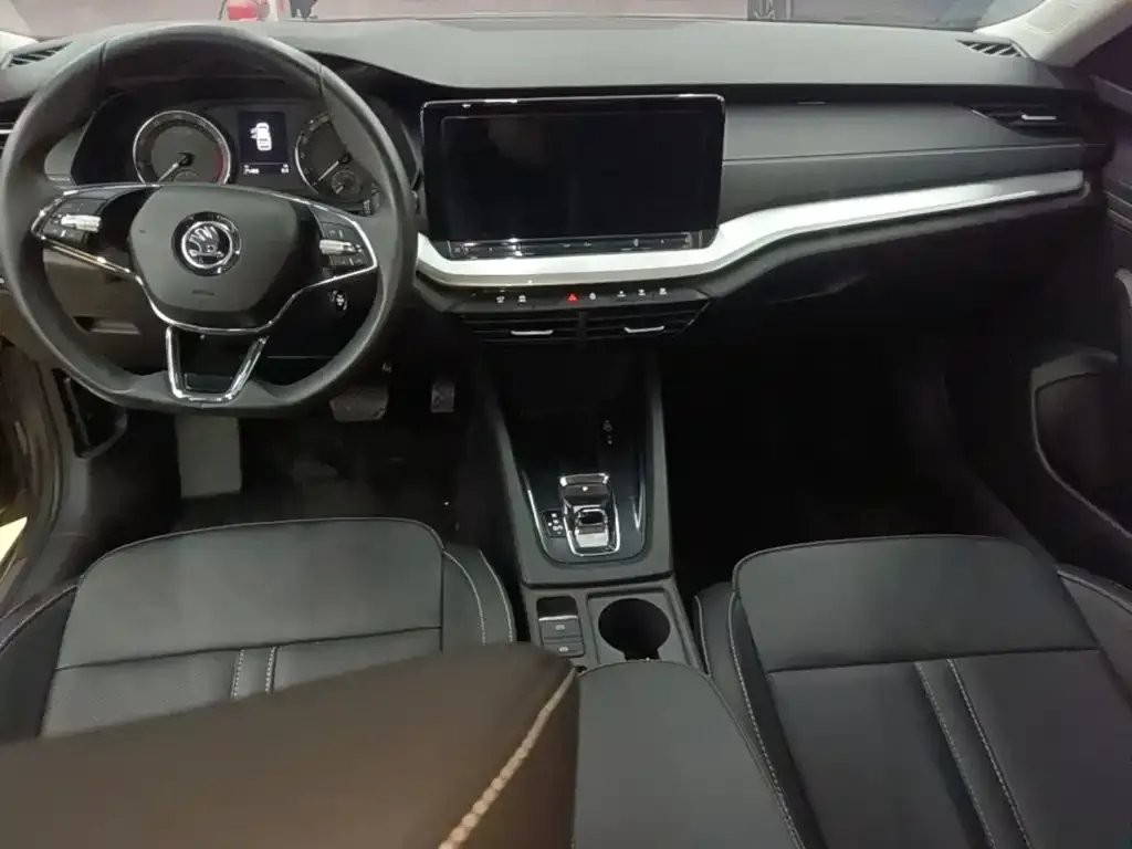 Skoda Octavia — фото 2