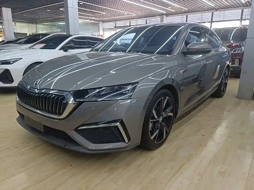 Skoda Octavia — фото 8