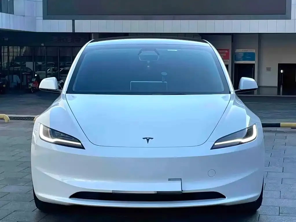 Tesla Model 3 — фото 3
