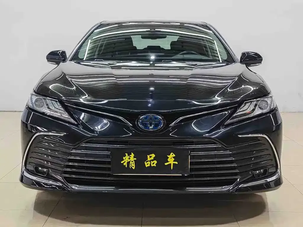 Toyota Camry — фото 3