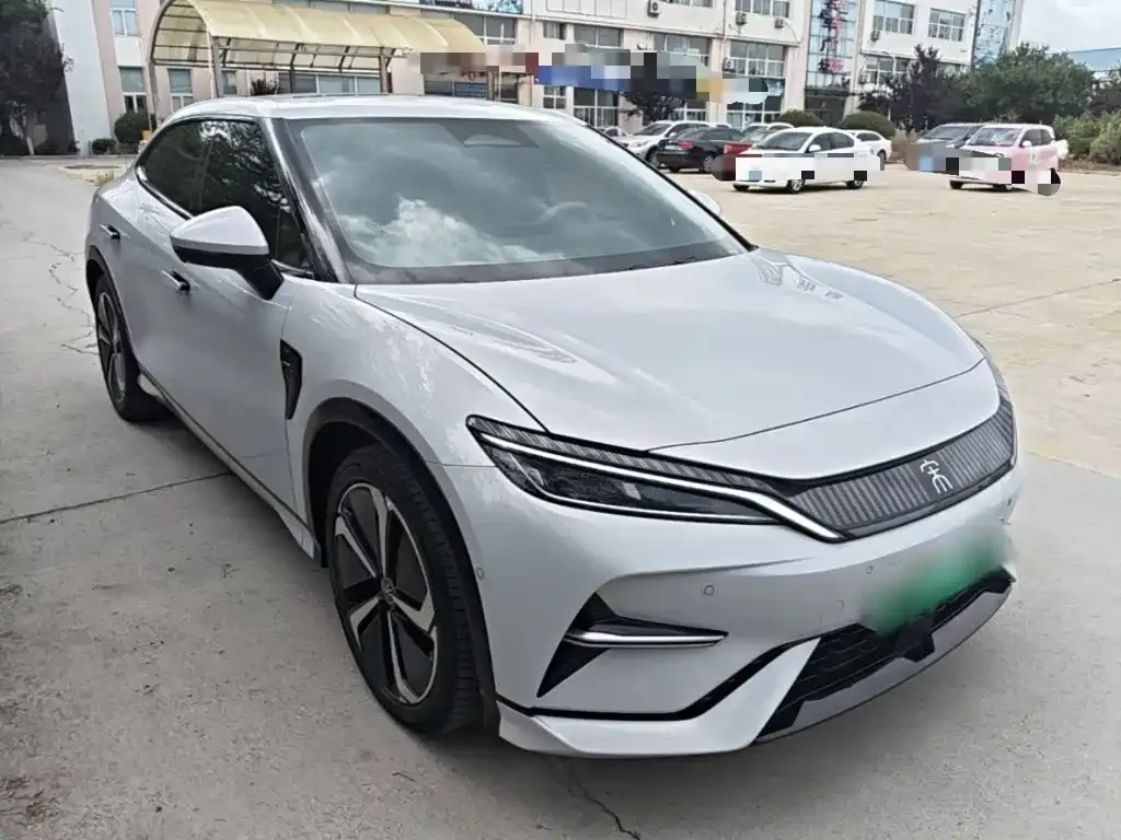 BYD L EV — фото 2