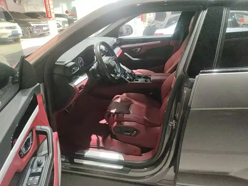 Lamborghini Urus — фото 9