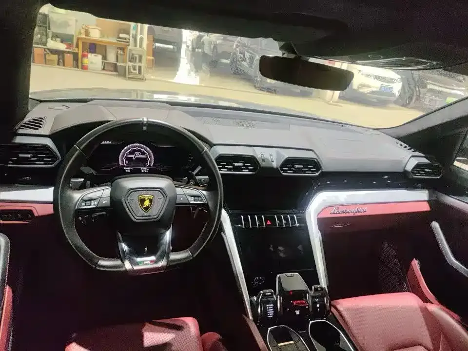 Lamborghini Urus — фото 3