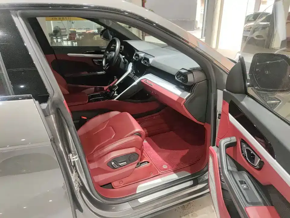 Lamborghini Urus — фото 8