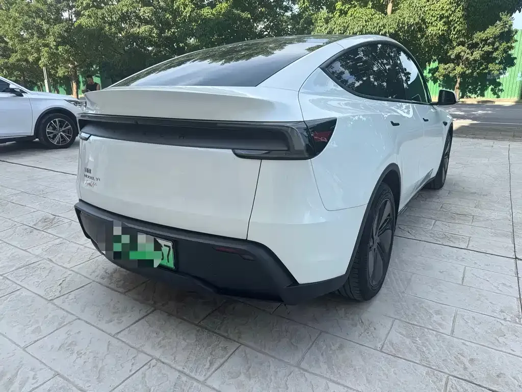 Tesla Model Y — фото 6