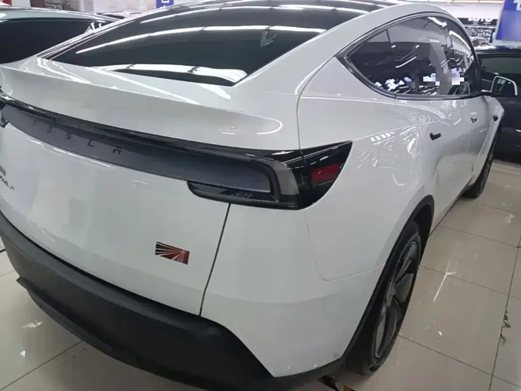 Tesla Model Y — фото 5