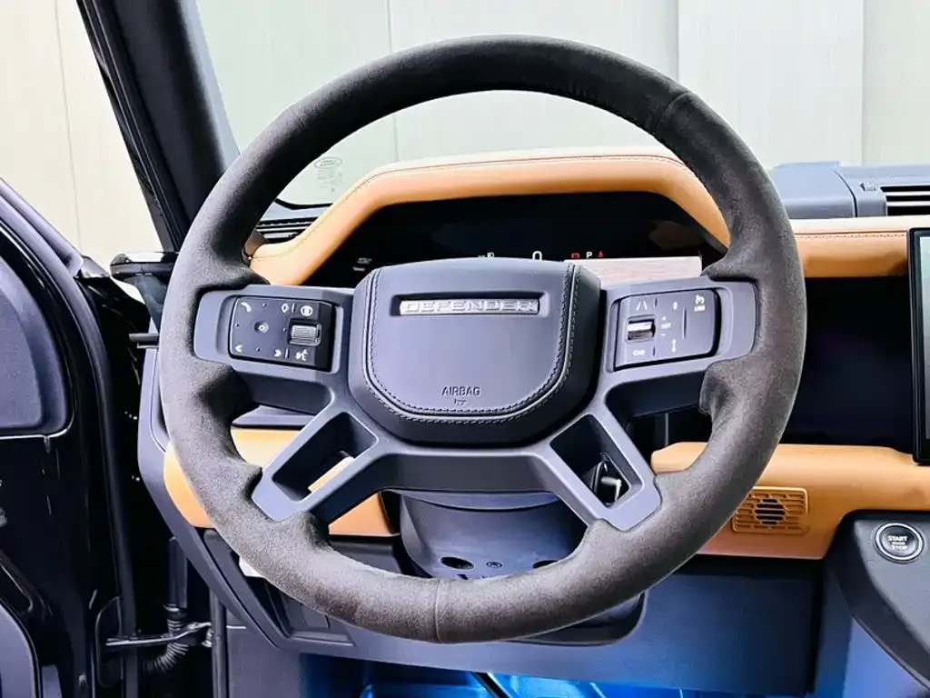 Land Rover Defender — фото 10