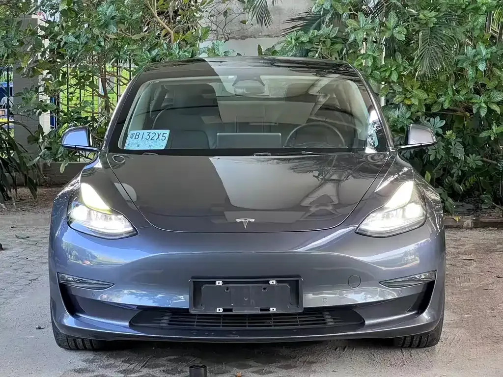 Tesla Model 3 — фото 10