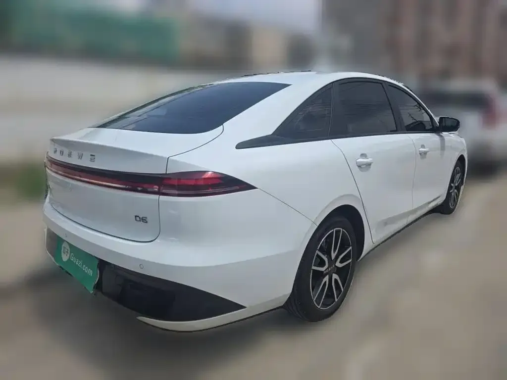 Roewe D6 — фото 2